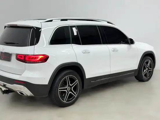 MERCEDES-BENZ-GLB 200-2022