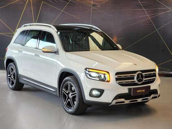 MERCEDES-BENZ-GLB 200-2021