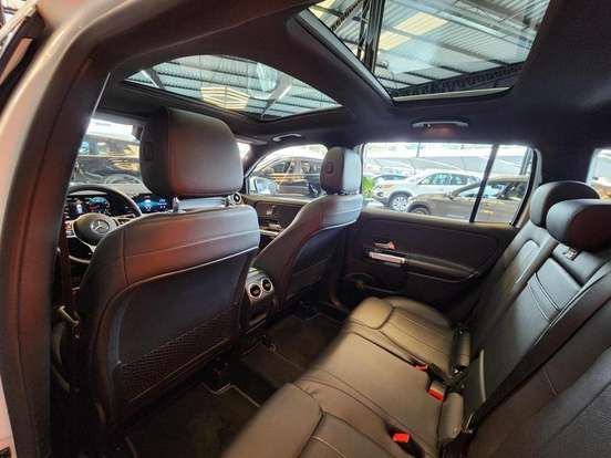 MERCEDES-BENZ-GLB 200-2021