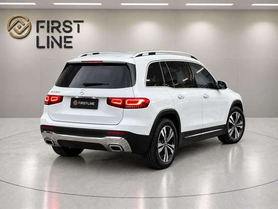 MERCEDES-BENZ-GLB 200-2021