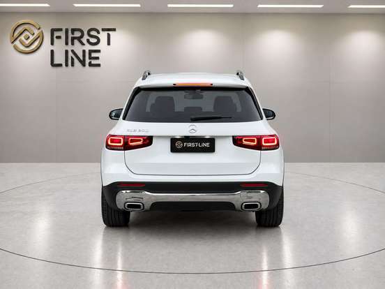 MERCEDES-BENZ-GLB 200-2021