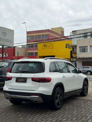 MERCEDES-BENZ-GLB 200-2020