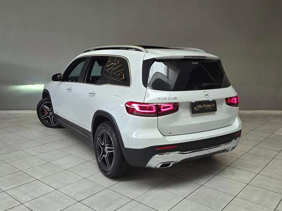 MERCEDES-BENZ-GLB 200-2021