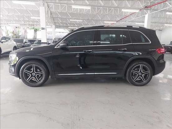 MERCEDES-BENZ-GLB 200-2023