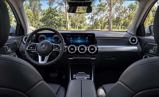 MERCEDES-BENZ-GLA 200-2021