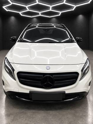 MERCEDES-BENZ GLA 200 1.6 CGI VISION 16V TURBO FLEX 4P AUTOMÁTICO