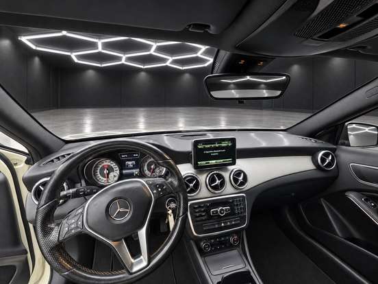 MERCEDES-BENZ-GLA 200-1.6 CGI VISION 16V TURBO FLEX 4P AUTOMÁTICO MERCEDES-BENZ-GLA 200-2015