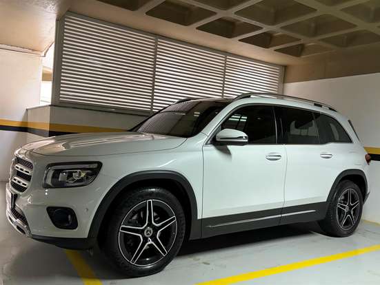 MERCEDES-BENZ-GLB 200-2021