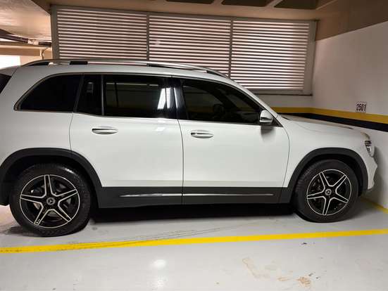 MERCEDES-BENZ-GLB 200-2021