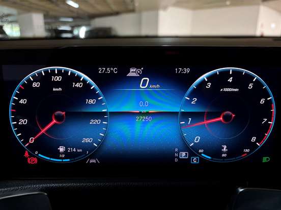 MERCEDES-BENZ-GLB 200-2021