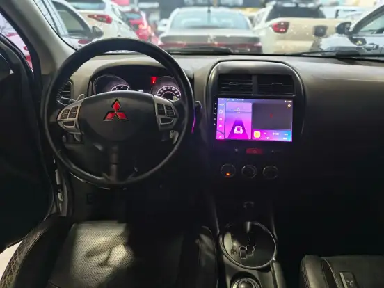 MITSUBISHI-ASX-2011