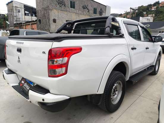 MITSUBISHI-L200 TRITON-2.4 16V TURBO DIESEL GL CD 4X4 MANUAL MITSUBISHI-L200 TRITON-2022