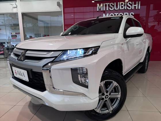 MITSUBISHI L200 TRITON 2.4 16V TURBO DIESEL SPORT GLS CD 4P 4X4 AUTOMÁTICO