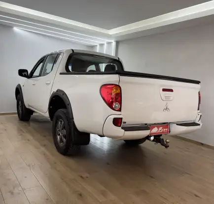 MITSUBISHI-L200 TRITON-2013