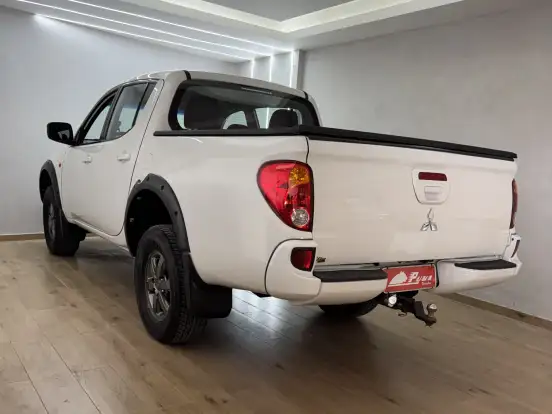 MITSUBISHI-L200 TRITON-3.2 GLX 4X4 CD 16V TURBO INTERCOLER DIESEL 4P MANUAL MITSUBISHI-L200 TRITON-2013