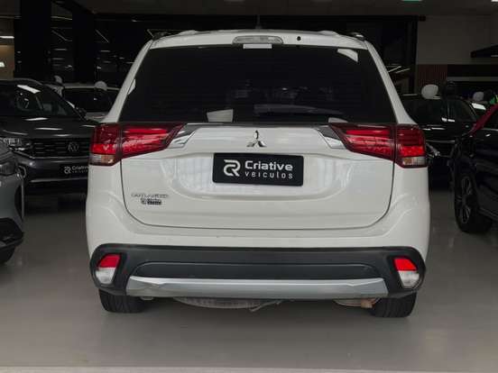MITSUBISHI-OUTLANDER-2016