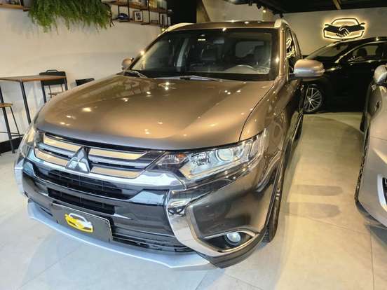 MITSUBISHI-OUTLANDER-2.0 COMFORT 16V GASOLINA 4P AUTOMÁTICO MITSUBISHI-OUTLANDER-2017
