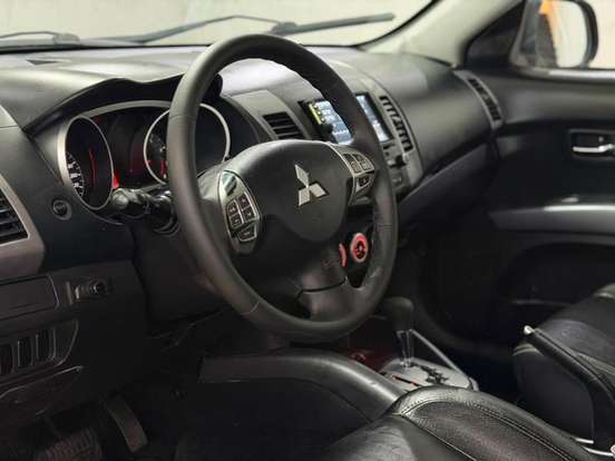 MITSUBISHI-OUTLANDER-2.4 4X4 16V GASOLINA 4P AUTOMÁTICO MITSUBISHI-OUTLANDER-2010