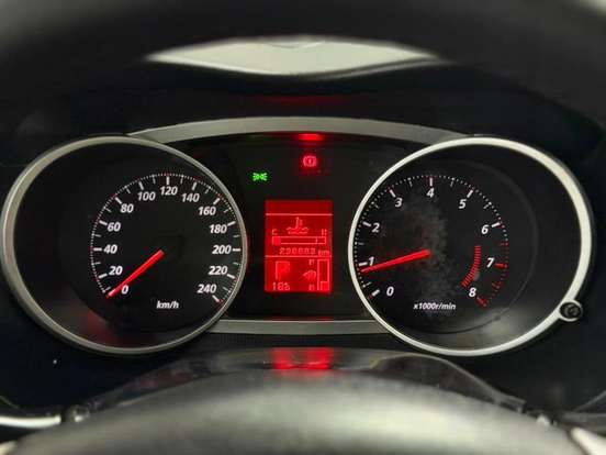 MITSUBISHI-OUTLANDER-2010