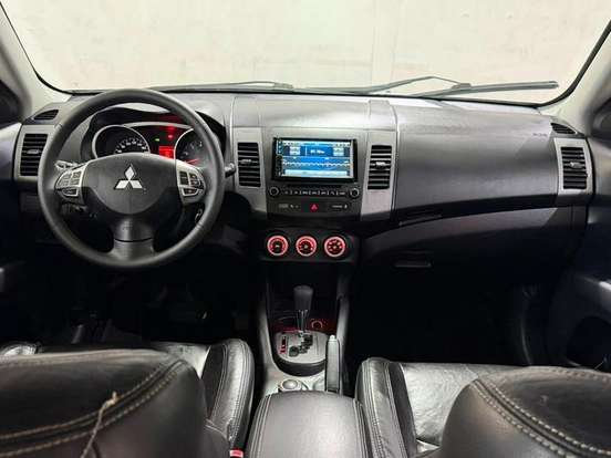 MITSUBISHI-OUTLANDER-2010