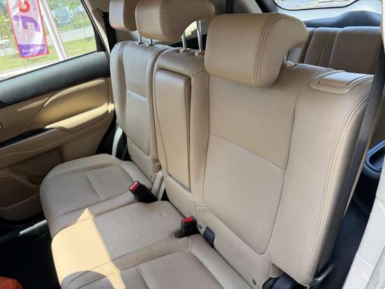 MITSUBISHI-OUTLANDER-3.0 GT 4X4 V6 24V GASOLINA 4P AUTOMÁTICO MITSUBISHI-OUTLANDER-2017