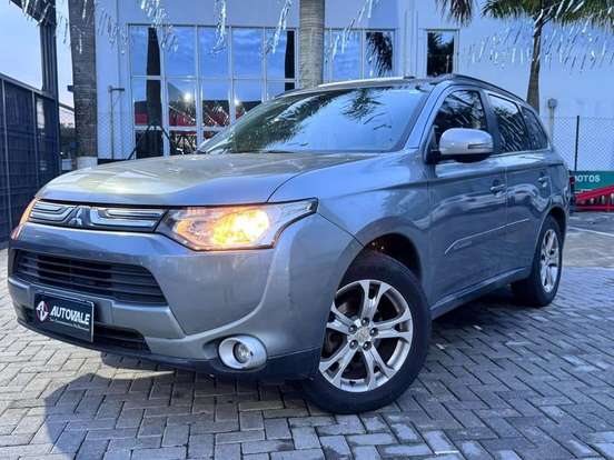 MITSUBISHI-OUTLANDER-2014