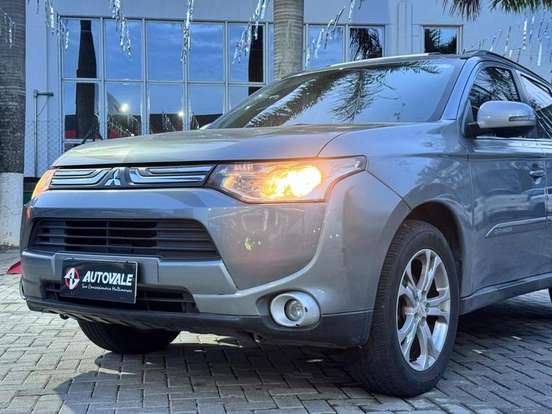 MITSUBISHI-OUTLANDER-3.0 GT 4X4 V6 24V GASOLINA 4P AUTOMÁTICO MITSUBISHI-OUTLANDER-2014