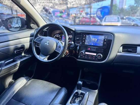 MITSUBISHI-OUTLANDER-2014
