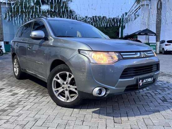 MITSUBISHI-OUTLANDER-2014