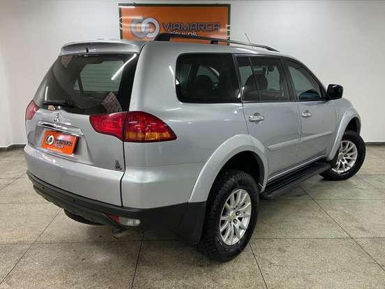 MITSUBISHI-PAJERO FULL-2010