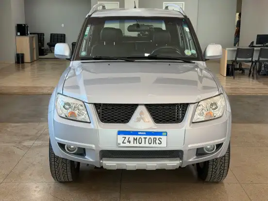 MITSUBISHI-PAJERO TR4-2010