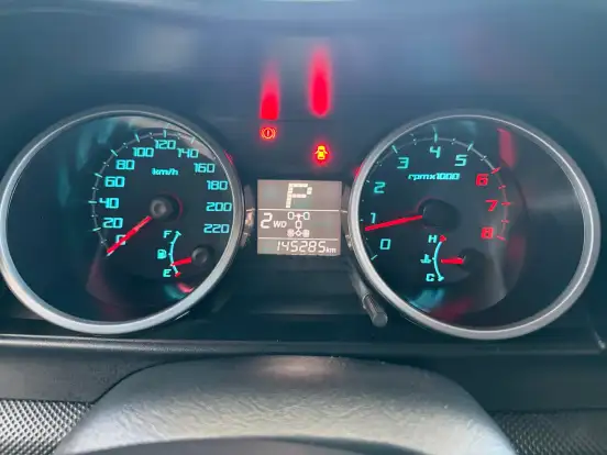 MITSUBISHI-PAJERO TR4-2010