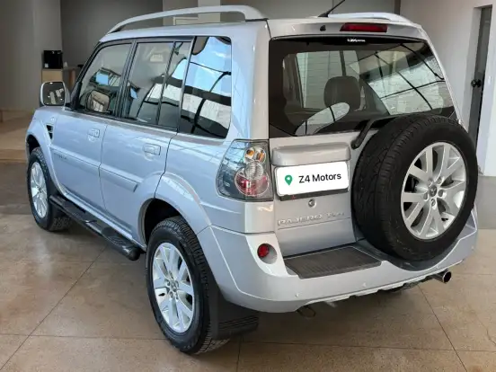 MITSUBISHI-PAJERO TR4-2.0 4X4 16V 140CV FLEX 4P AUTOMÁTICO MITSUBISHI-PAJERO TR4-2010