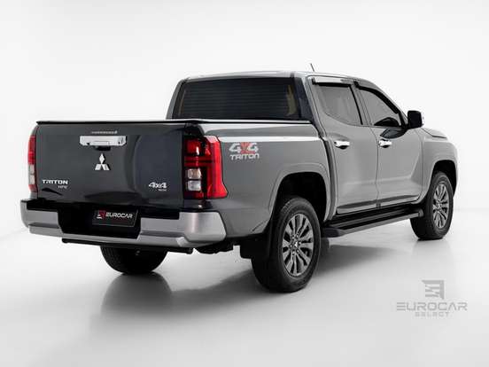 MITSUBISHI-TRITON-2026