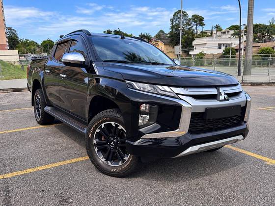 MITSUBISHI L200 TRITON 2.4 16V TURBO DIESEL SPORT HPE CD 4P 4X4 AUTOMÁTICO