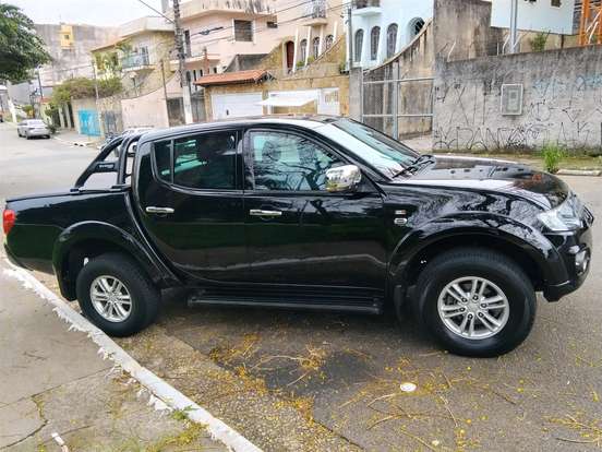 MITSUBISHI-L200 TRITON-3.2 HPE 4X4 CD 16V TURBO INTERCOOLER DIESEL 4P AUTOMÁTICO MITSUBISHI-L200 TRITON-2015