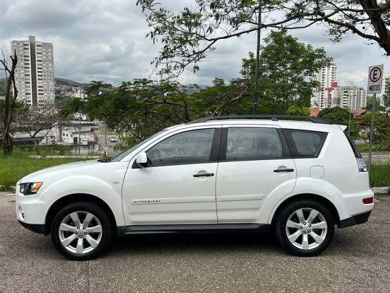 MITSUBISHI-OUTLANDER-2.0 16V GASOLINA 4P AUTOMÁTICO MITSUBISHI-OUTLANDER-2012