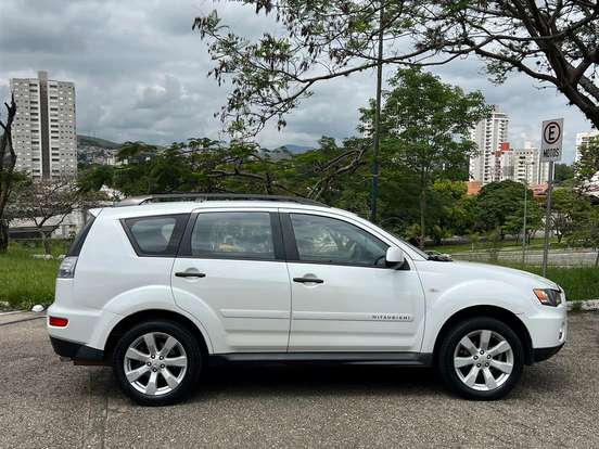 MITSUBISHI-OUTLANDER-2.0 16V GASOLINA 4P AUTOMÁTICO MITSUBISHI-OUTLANDER-2012