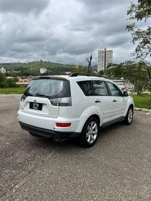 MITSUBISHI-OUTLANDER-2012
