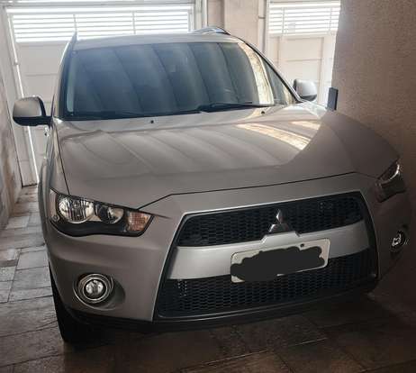 MITSUBISHI-OUTLANDER-2012