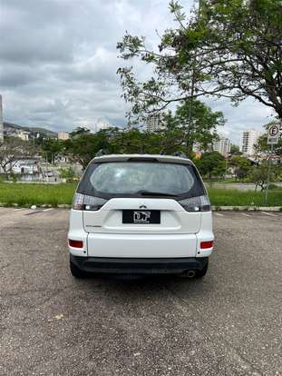 MITSUBISHI-OUTLANDER-2012