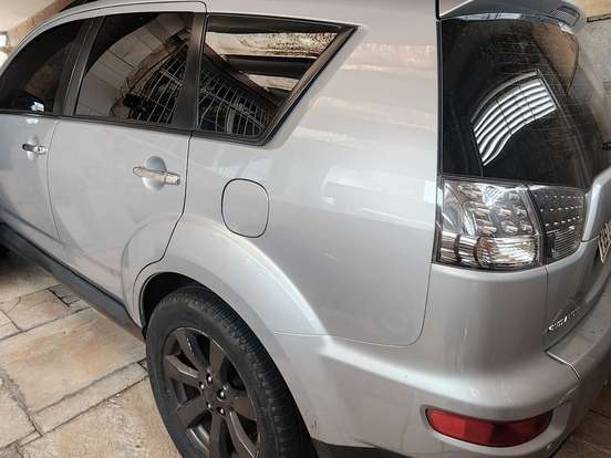 MITSUBISHI-OUTLANDER-2.0 16V GASOLINA 4P AUTOMÁTICO MITSUBISHI-OUTLANDER-2012