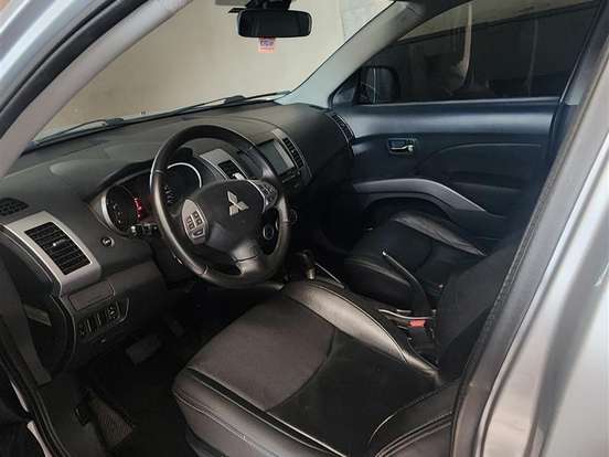 MITSUBISHI-OUTLANDER-2.0 16V GASOLINA 4P AUTOMÁTICO MITSUBISHI-OUTLANDER-2012