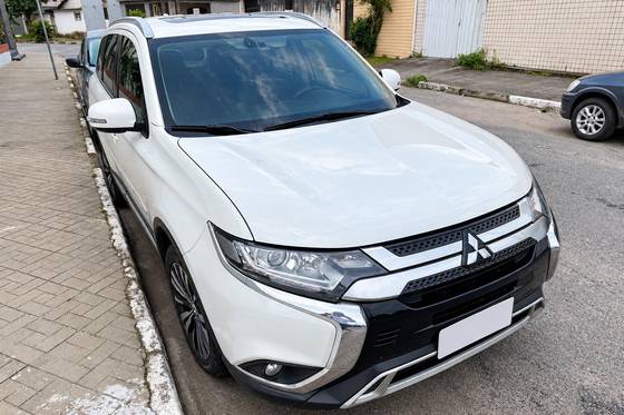 MITSUBISHI OUTLANDER 2.0 MIVEC GASOLINA HPE AUTOMÁTICO