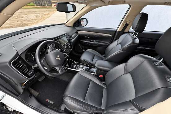 MITSUBISHI-OUTLANDER-2018
