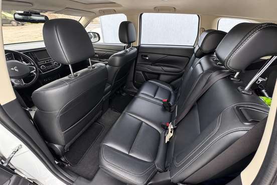 MITSUBISHI-OUTLANDER-2018