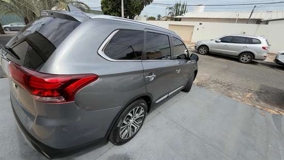 MITSUBISHI-OUTLANDER-2018