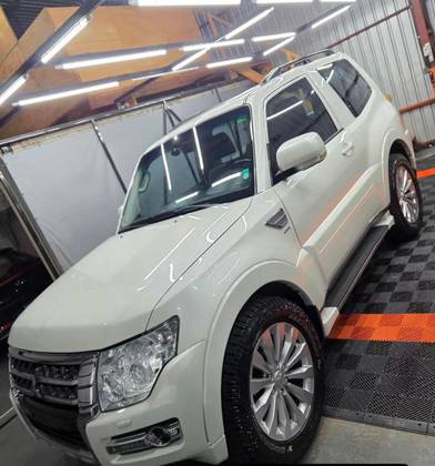 MITSUBISHI PAJERO FULL 3.8 HPE 4X4 V6 24V GASOLINA 2P AUTOMÁTICO