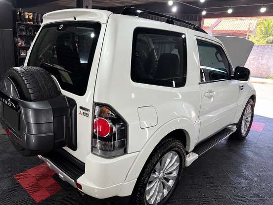 MITSUBISHI-PAJERO FULL-3.8 HPE 4X4 V6 24V GASOLINA 2P AUTOMÁTICO MITSUBISHI-PAJERO FULL-2015
