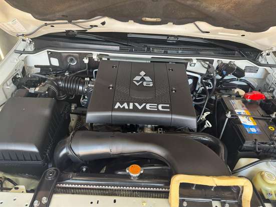 MITSUBISHI-PAJERO FULL-2015
